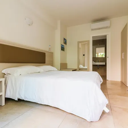 Crystal Gæstehus 4*